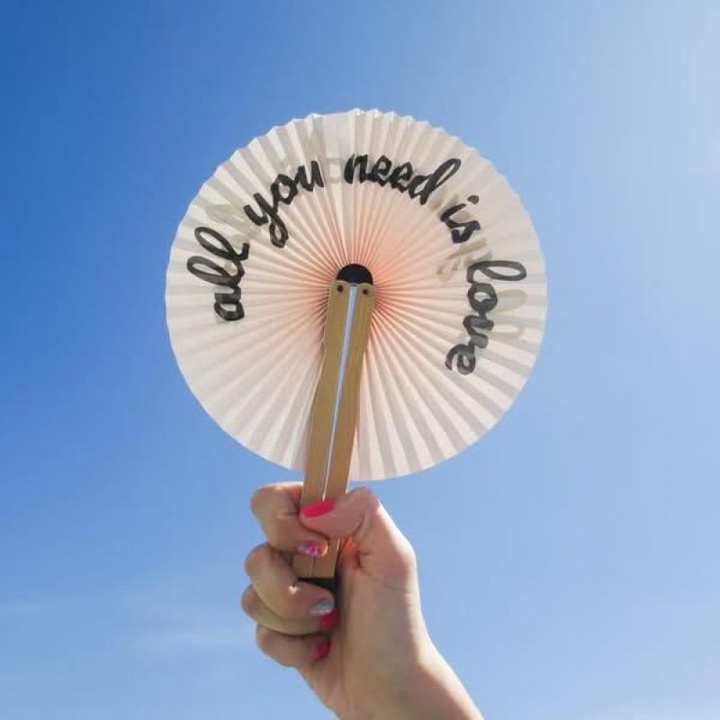 Fisura Βεντάλια Pai Pai All You Need Is Love Fisura Βεντάλια Pai Pai All You Need Is Love