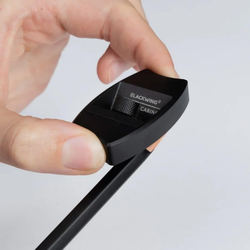 Blackwing Hovel Black